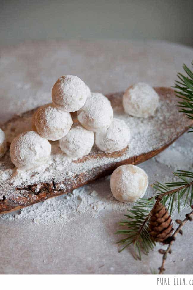 Amaretto Snowballs