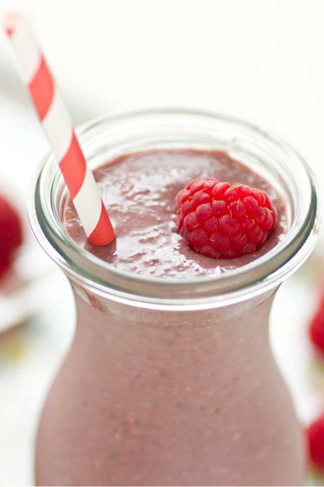 Raspberry Banana Chia Smoothie