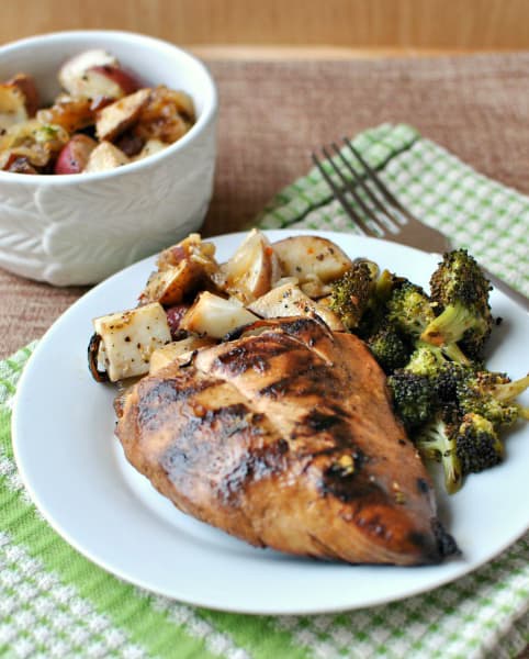 Grilled chicken and foil packet new potatoes with broccoli