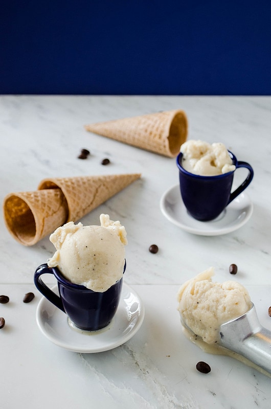 Coffee frozen yogurt