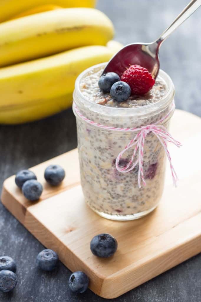 Overnight chia oatmeal with fruit