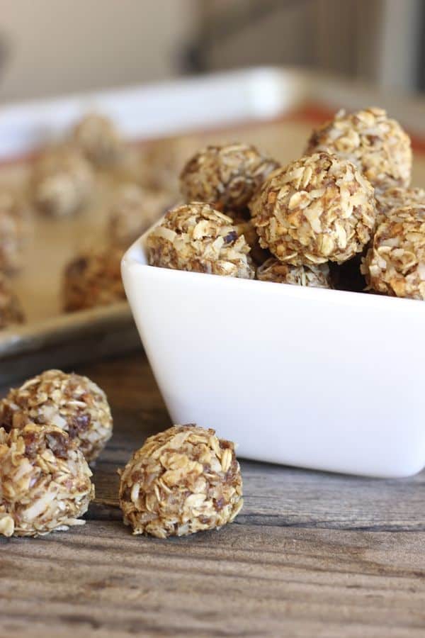 Honey oat energy bites