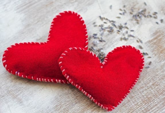 DIY Felt Heart Hand Warmers