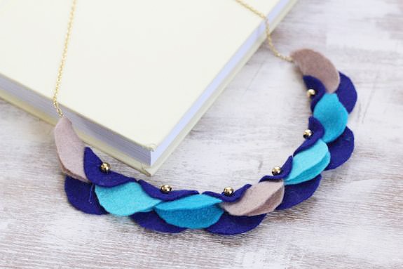 diy garland necklace