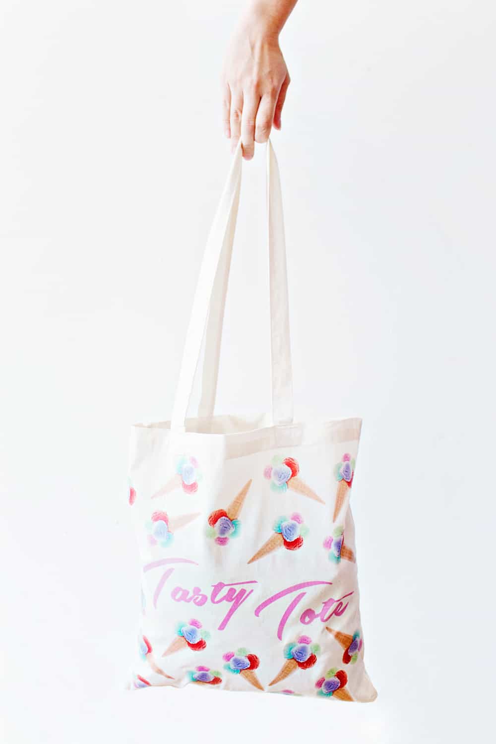 26 Ways to Decorate a Plain Tote Bag