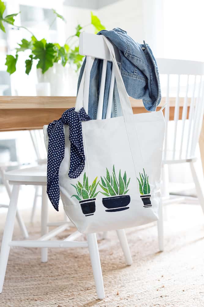 26 Ways to Decorate a Plain Tote Bag