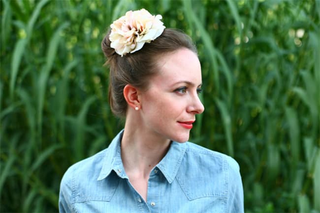 Flower Hairpiece | 25 Easy Updos | HelloGlow.co