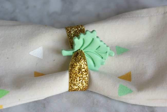 DIY clay leaf napkin rings - Hello Nest