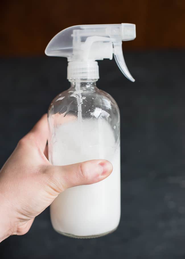 DIY natural glass cleaner | HelloGlow.co