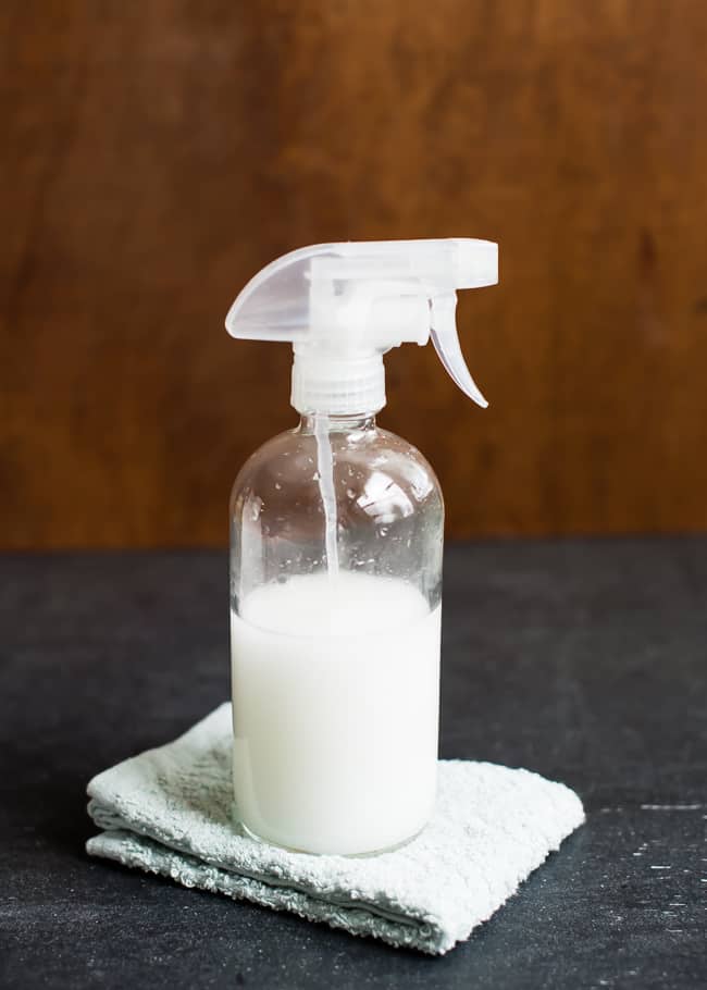 DIY natural glass cleaner | HelloGlow.co