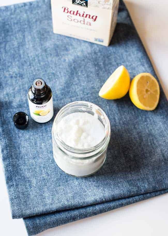 lemon essential oil baking soda fridge deodorizer