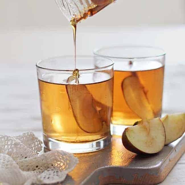 Honey Bourbon Apple Cider Cocktail | HelloGlow.co