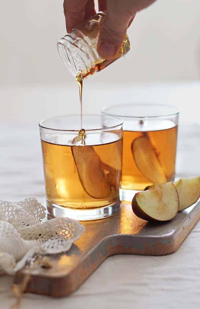 Honey Bourbon Apple Cider Cocktail | HelloGlow.co