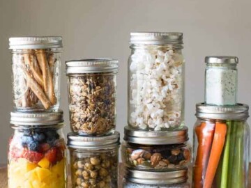 21 Healthy Mason Jar Snacks | HelloGlow.co