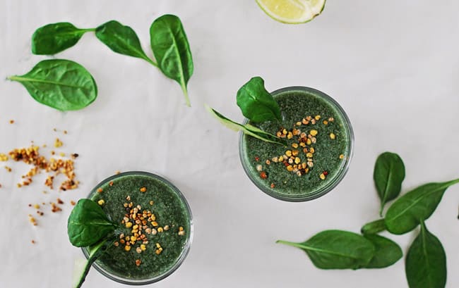 Post-Thanksgiving Green Detox Smoothie | HelloGlow.co