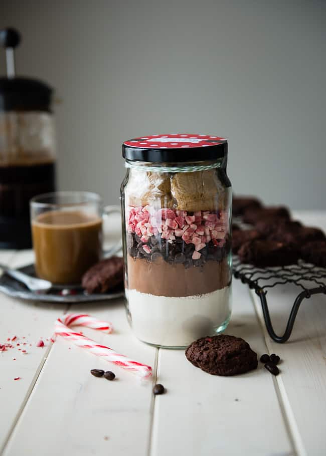 Peppermint Mocha Cookies in a Jar Gift | HelloGlow.co