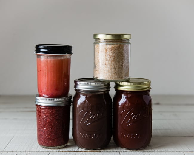 10 Easy Food Gifts in a Jar | HelloGlow.co