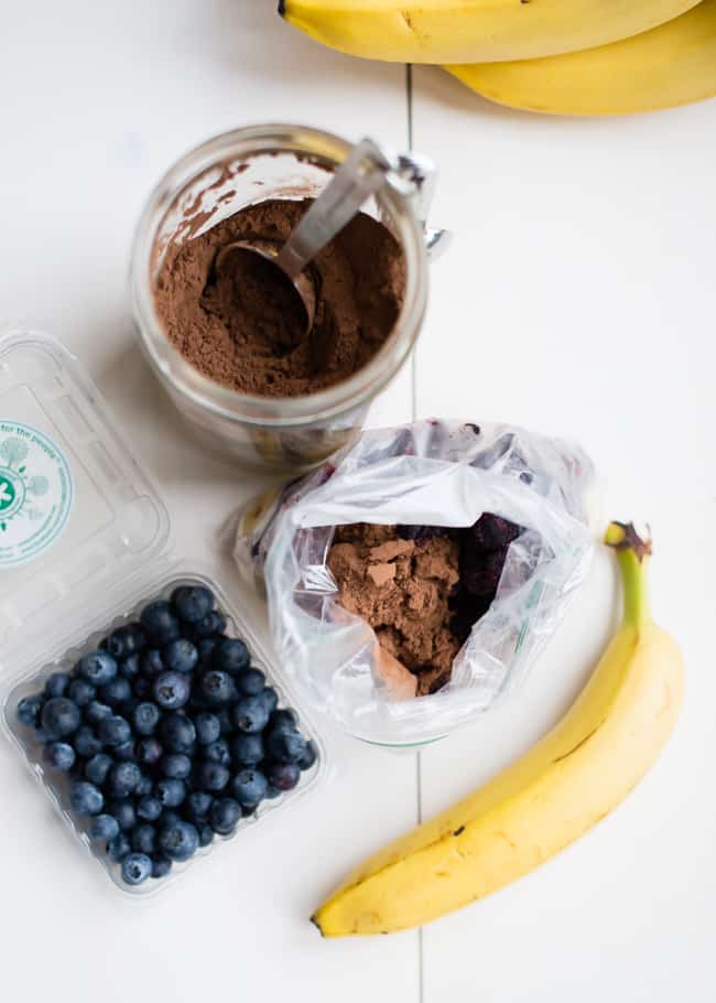 10 3-Ingredient Make Ahead Smoothie Packs | HelloGlow.co