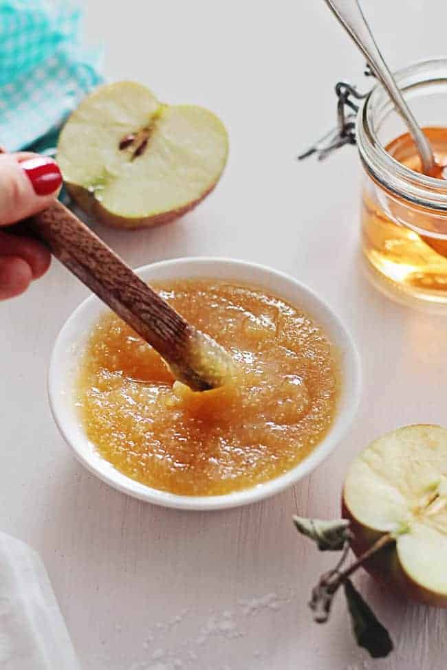 The gentle, natural acids in apples and apple cider vinegar make for an easy and effective at-home skin peel. Here's how to make your own | Hello Glow