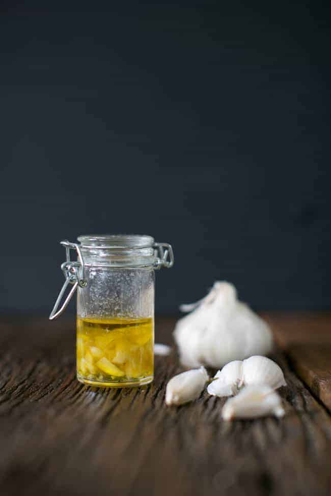 Garlic oil for athlete's foot