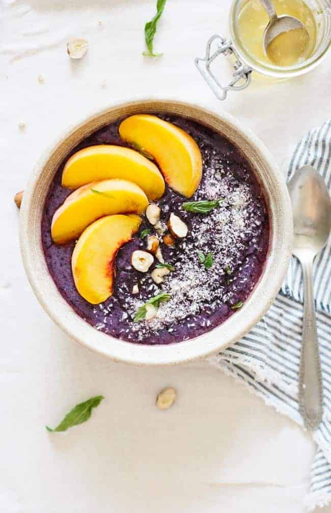 Whipped Berry Detox Porridge by Hello Glow