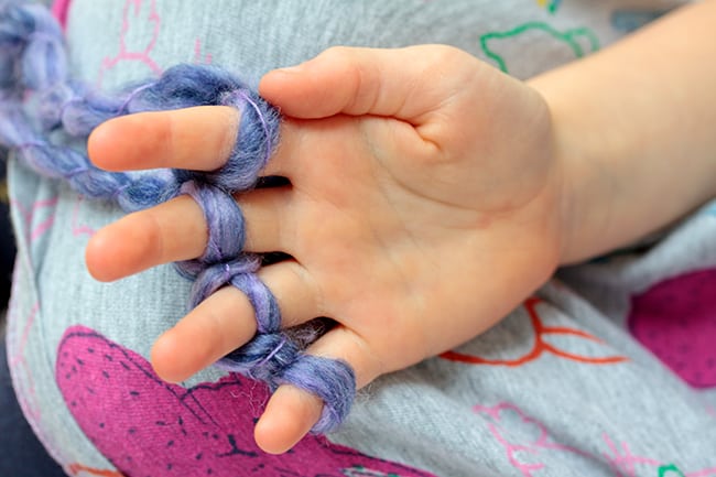 DIY: Finger Knit Infinity Scarf