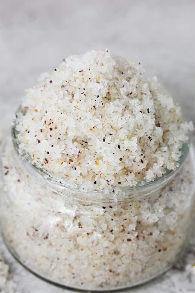 Relaxing bubbly bath soak from Savvy Naturalista | 10 Homemade Bubble Bath Recipes