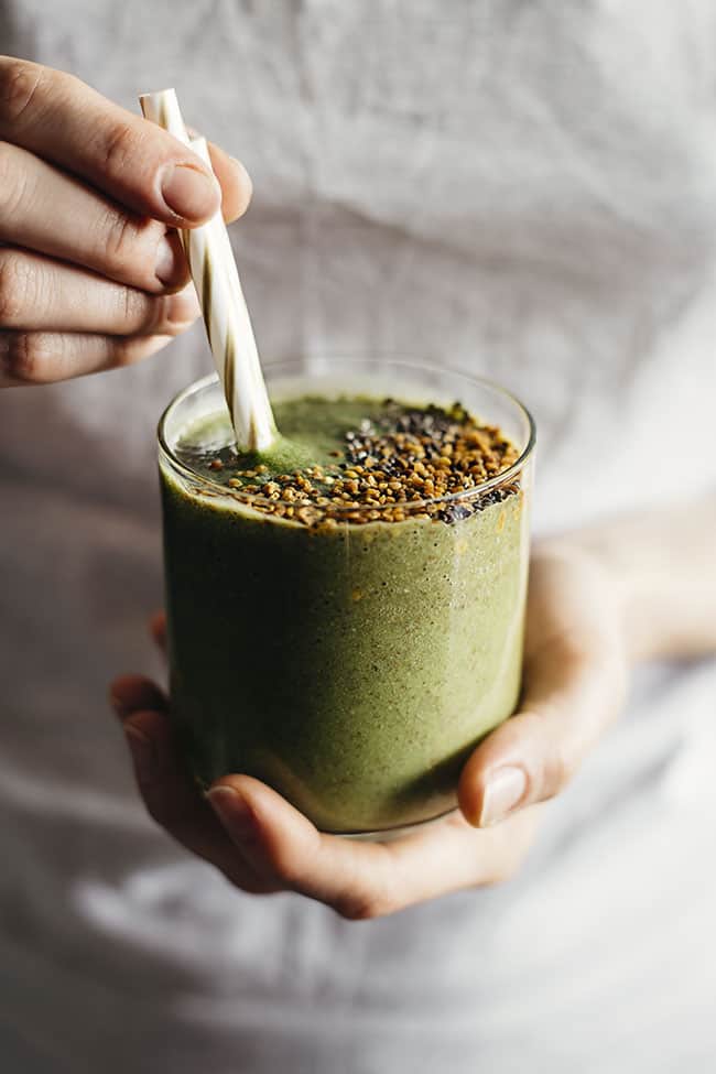 Avoid the Afternoon Slump with 3 Energy-Boosting Spinach Smoothie Recipes