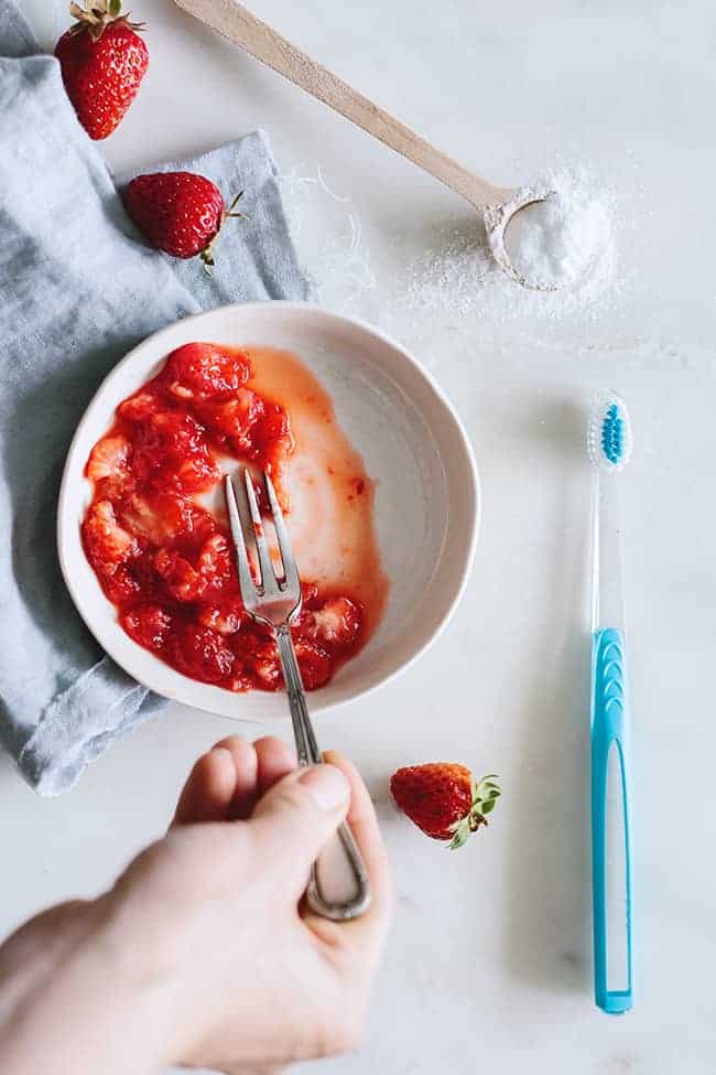 strawberries and baking powder to whiten teeth