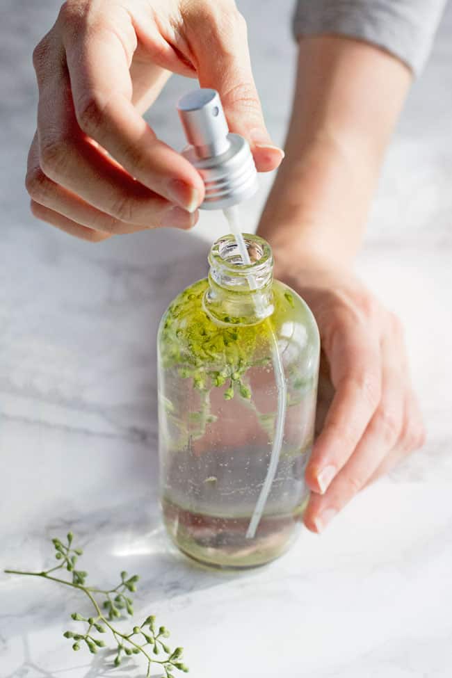 How to make a room spray with essential oils