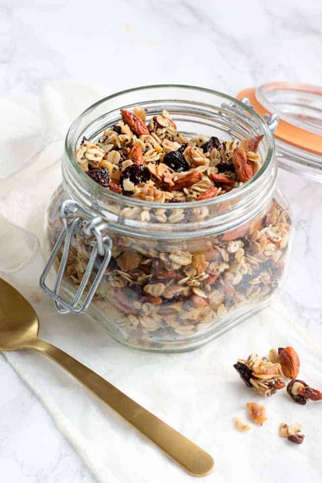 Gift-Worthy Homemade Superfood Granola | Hello Glow