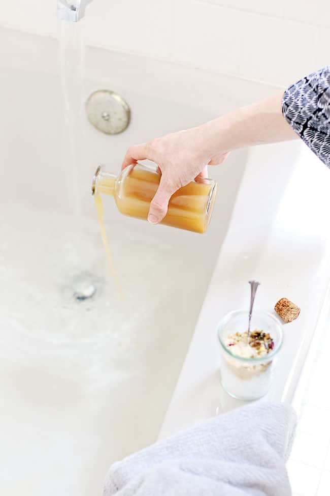 apple cider vinegar bath