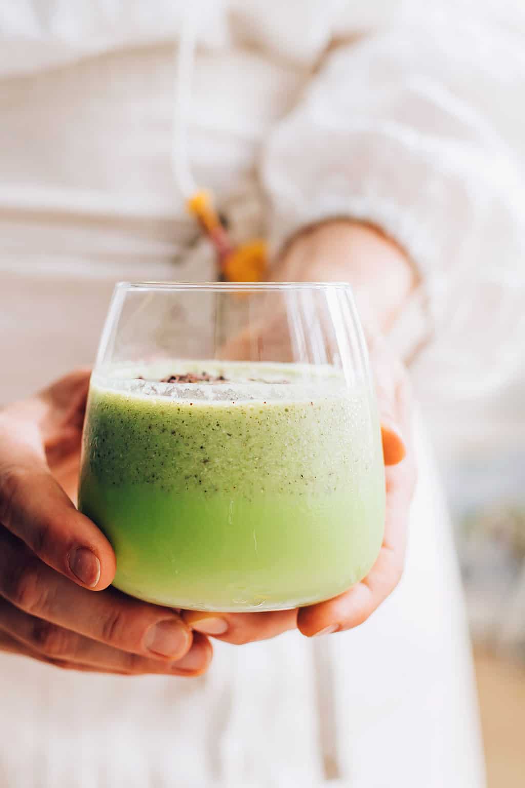 How To Make a Hormone-Balancing Smoothie for PMS - Hello Glow