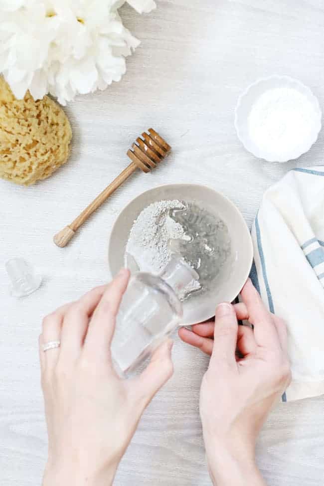 Give Pores a Deep Clean With This DIY Carbonated Clay Mask