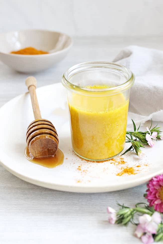 Calm Troubled Skin With This Anti-Inflammatory Turmeric Mask