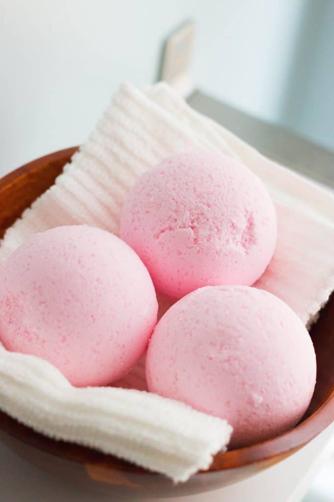 make bath bombs like lush