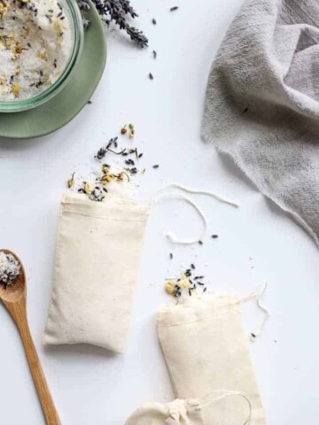 Reusable muslin sachets for homemade tub tea recipes
