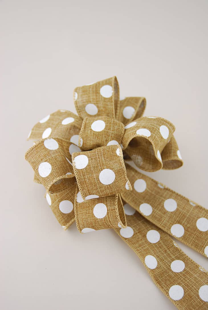 25 Gorgeous DIY Gift Bows (that look professional!)  Hello Glow