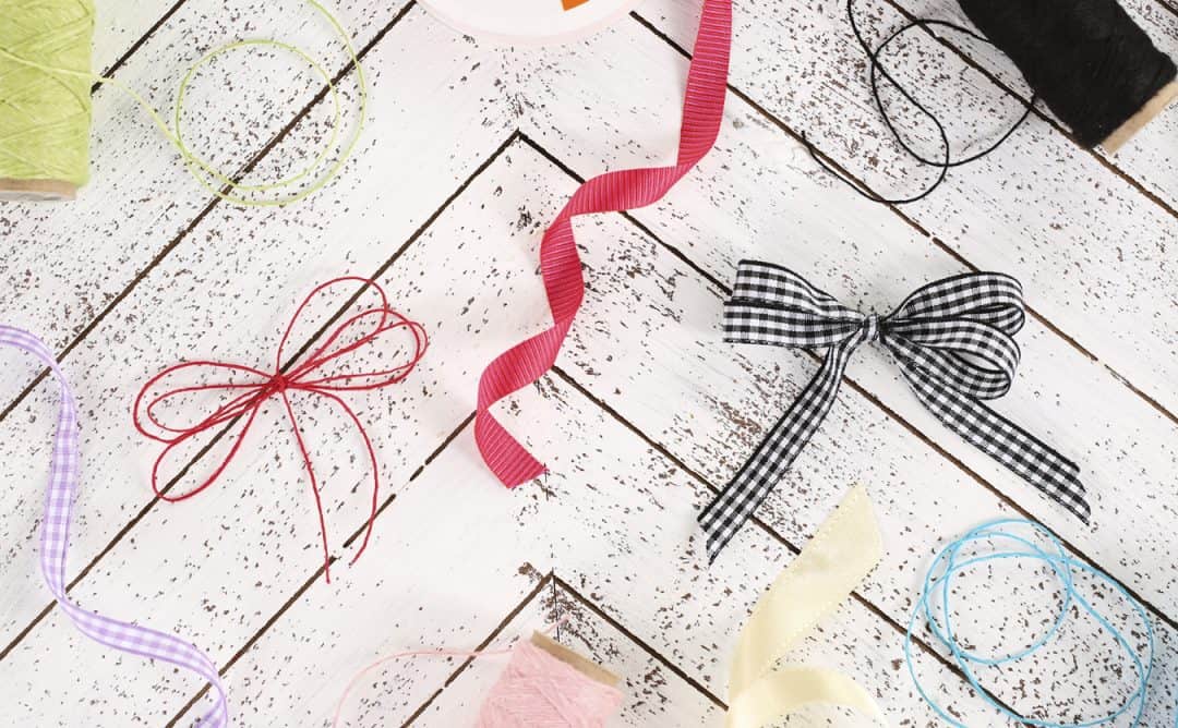 25 Gorgeous DIY Gift Bows (that look professional!) - How to Tie a Double Bow