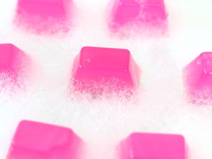 DIY Shower & Bath Jellies from Elle Sees