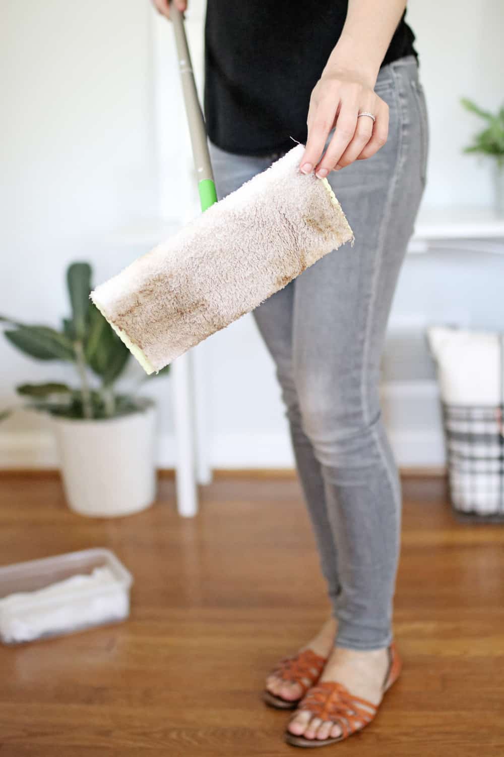 Make Your Own Swiffer Sweeper Pads + Solution