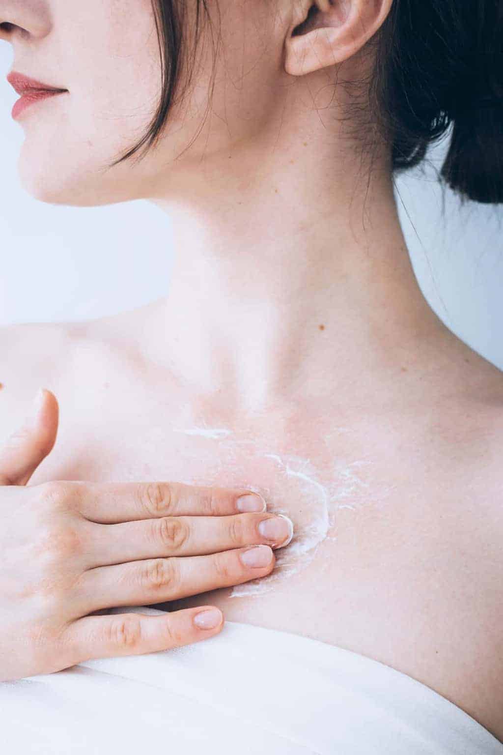 An Esthetician Shares the Secret to a Firmer Jawline + Neck