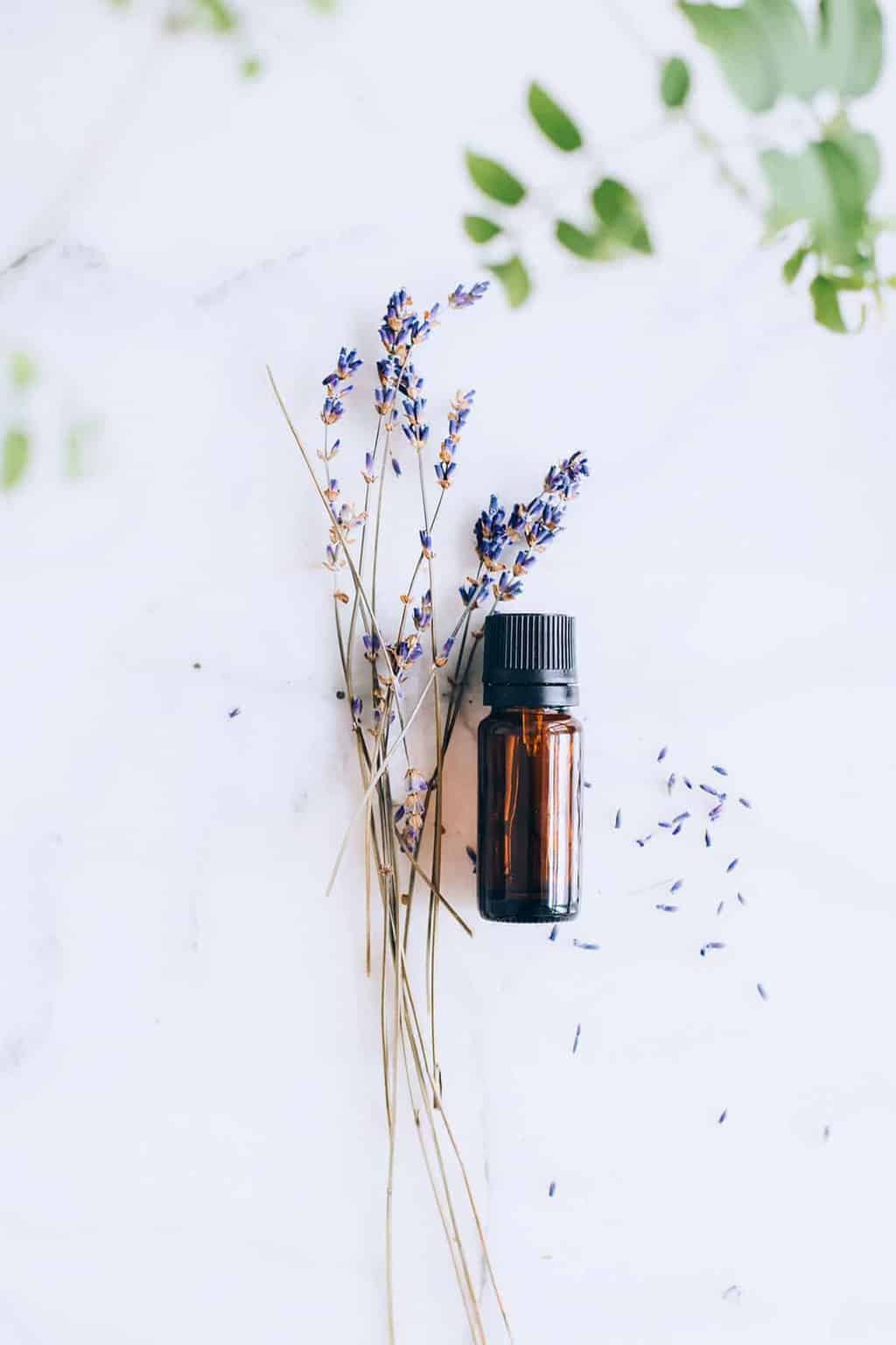 The Best Essential Oils for Inflammation + How to Use Them