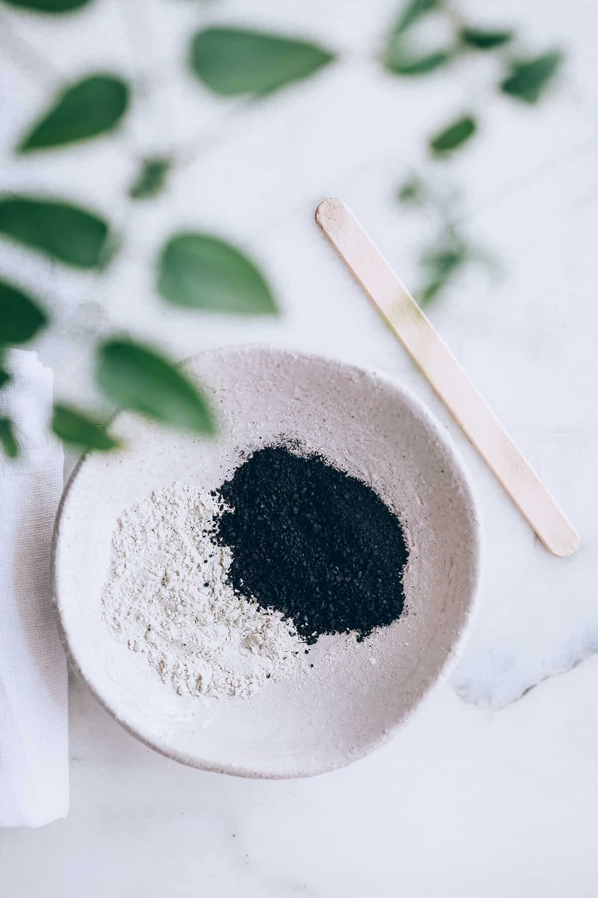 Activated charcoal Clay Mask | 50 kasvonaamion reseptiä