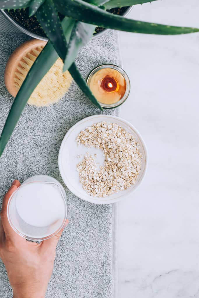 Hai preso un po' troppo sole? Prova questo bagno di latte contro le scottature