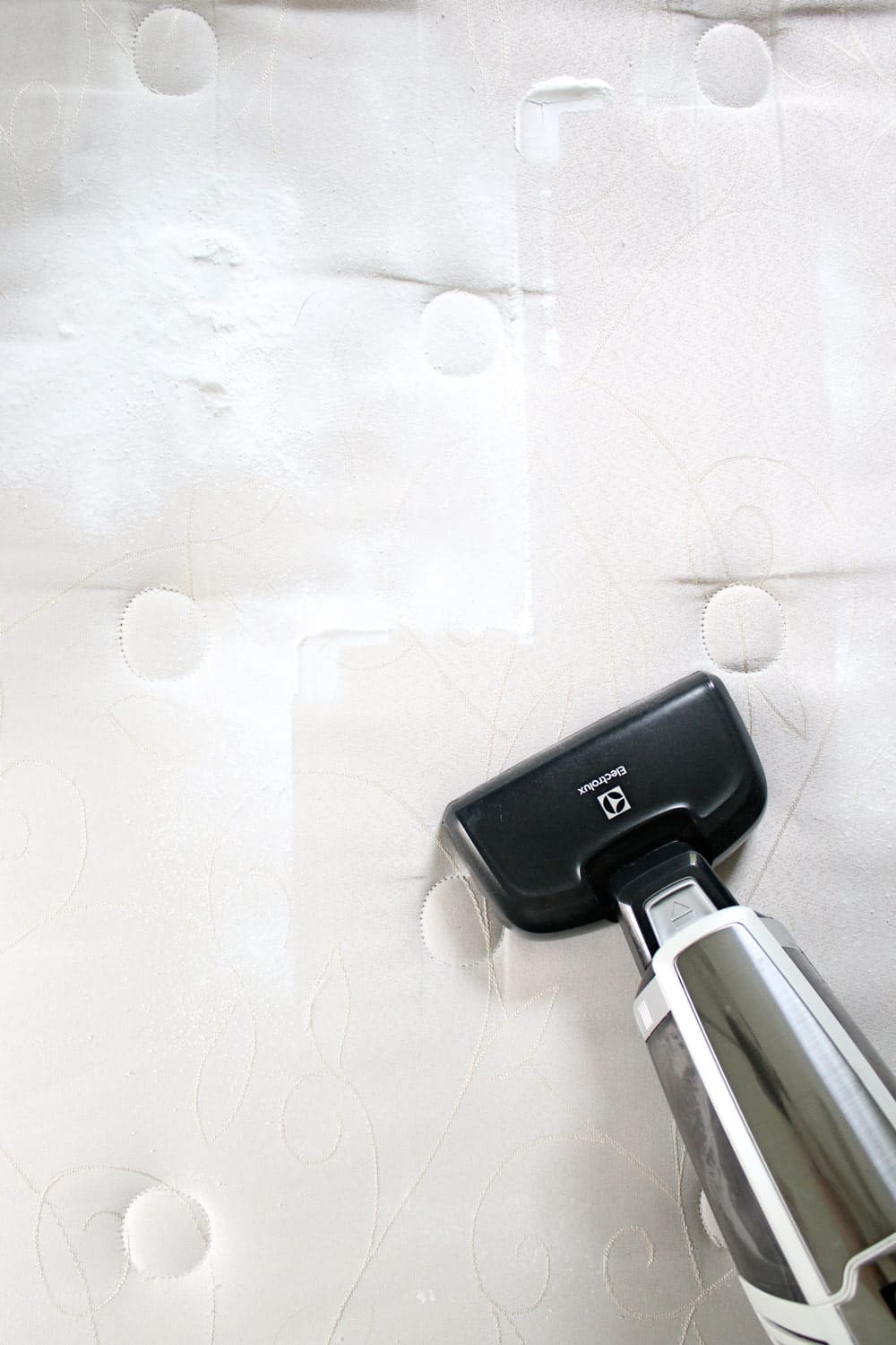 How to Clean a Mattress in 6 Simple Steps