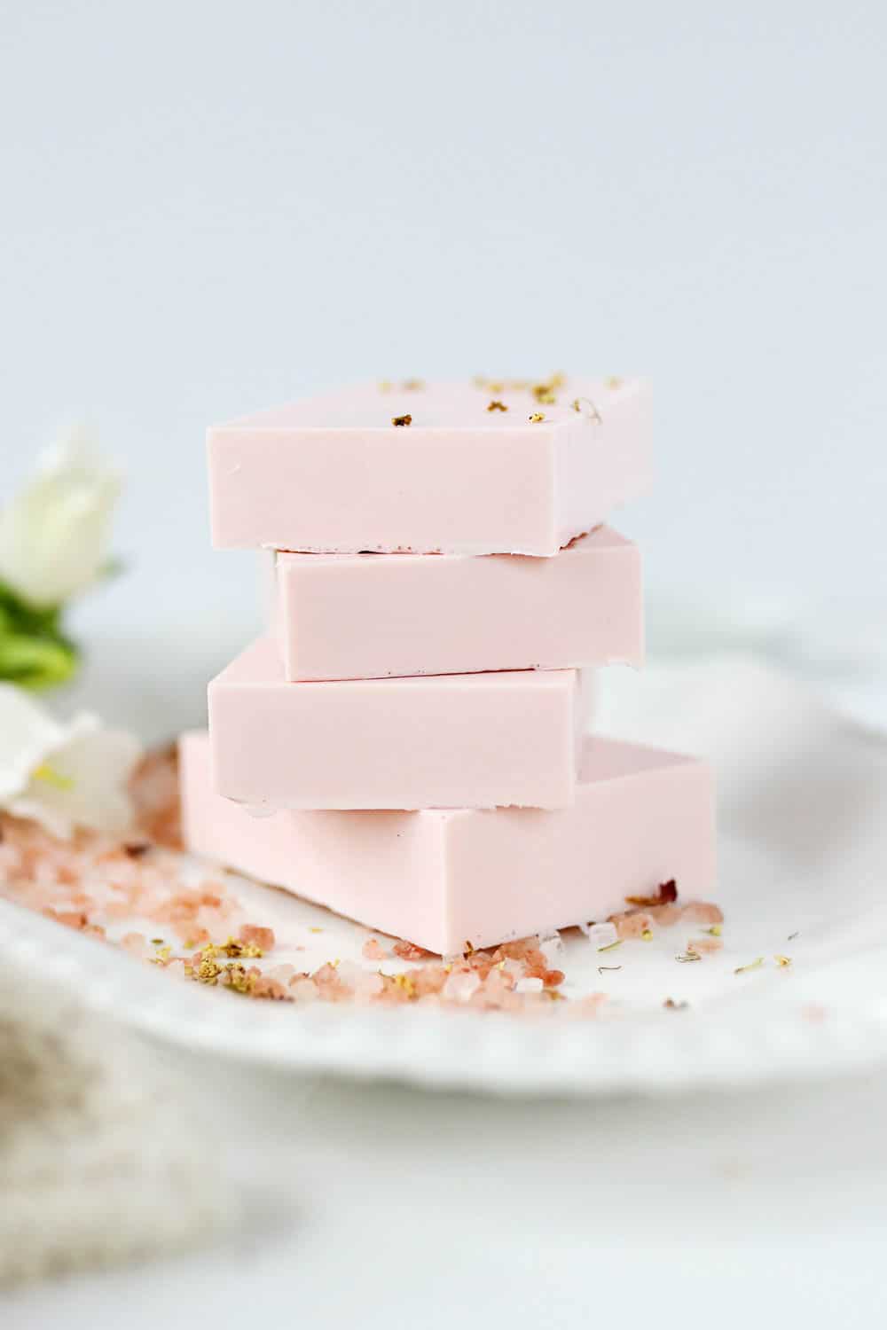 Healing Calamine Soap for Sensitive Skin (DIY Lush Fresh Farmacy!)