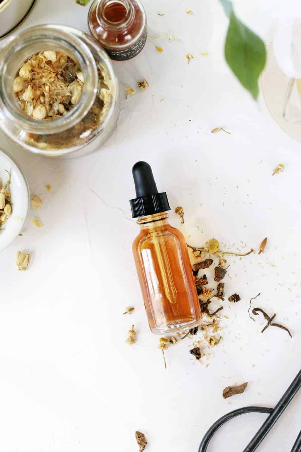 De-Stress With This Relaxing Herbal CBD Tincture