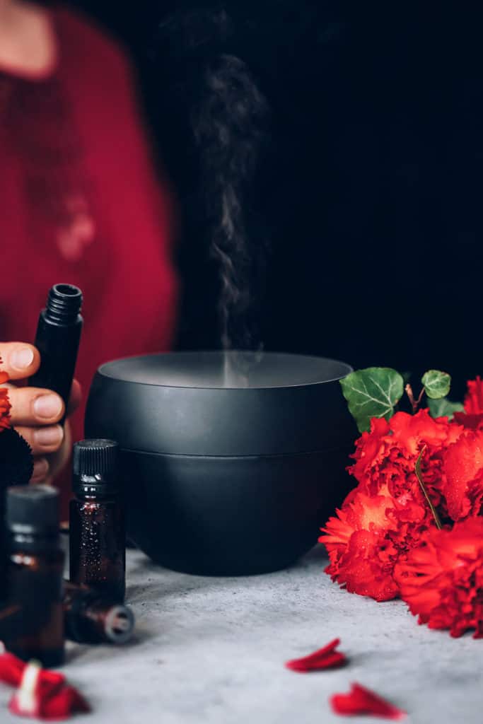 10 Aphrodisiac Essential Oils for Love and Romance