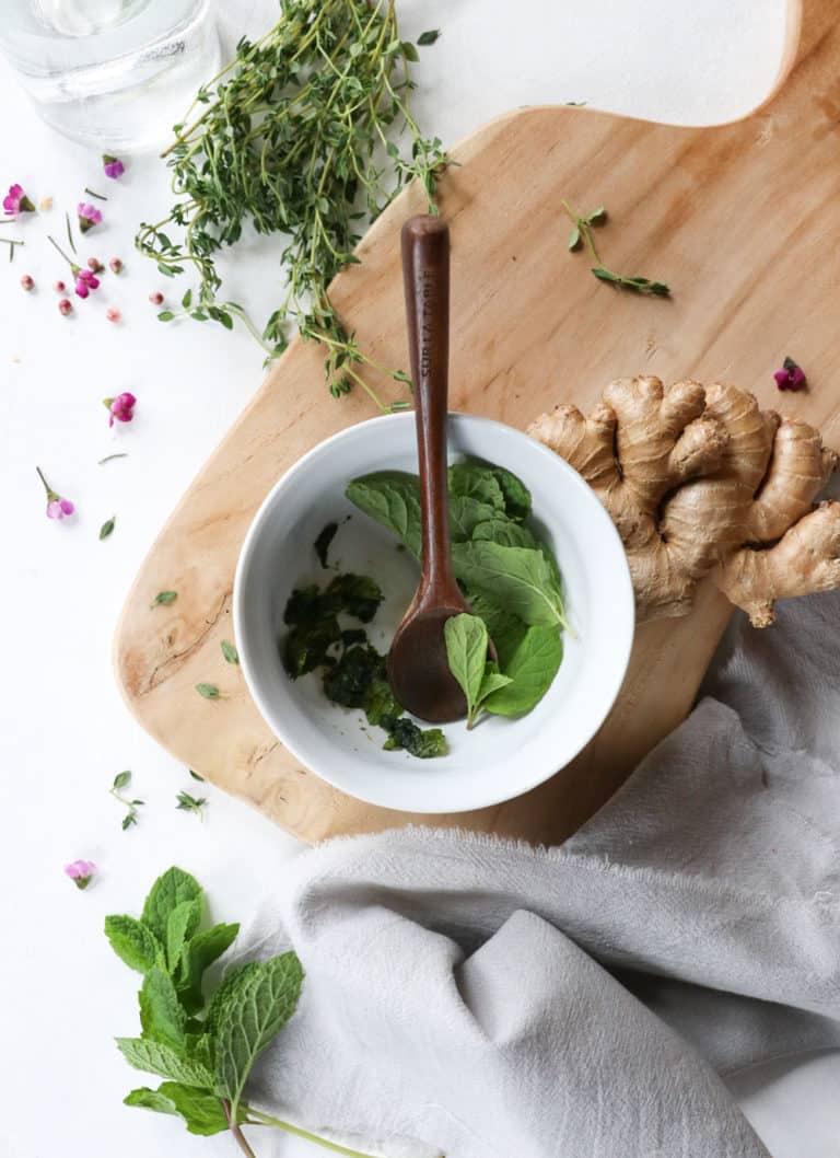 How To Make A Ginger Poultice How to Make an Herbal Poultice | Hello Glow